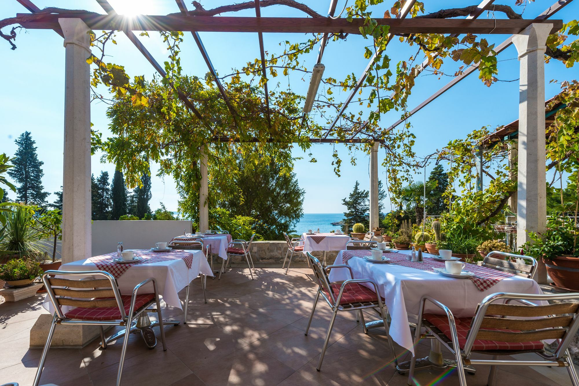 Carmen & Gostinjska kuća 3*